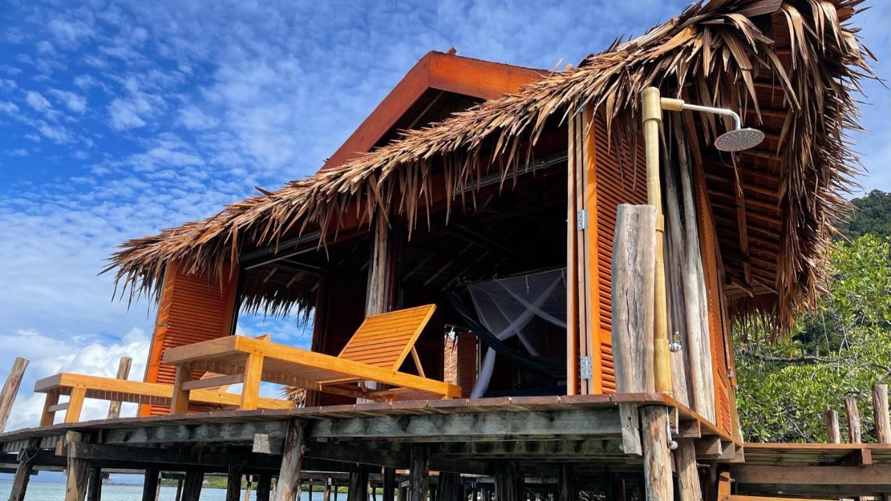 Nyande Raja Ampat Hotel Pulau Mansuar Exterior photo