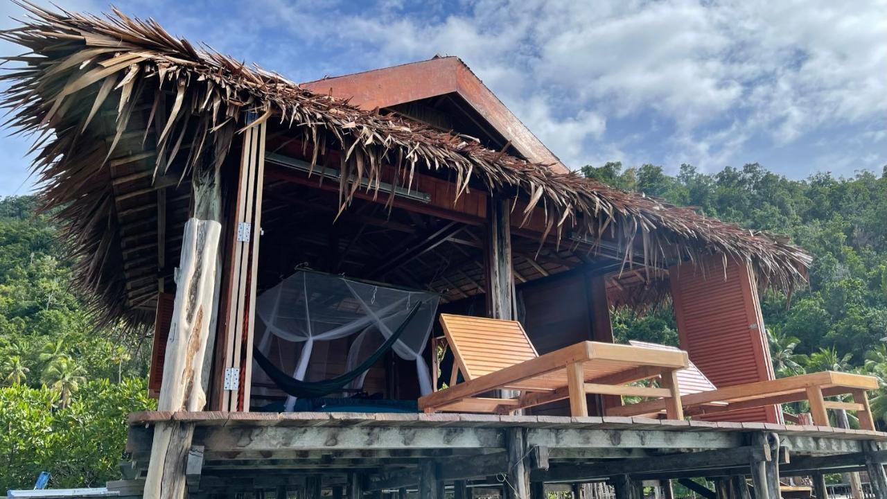 Nyande Raja Ampat Hotel Pulau Mansuar Exterior photo