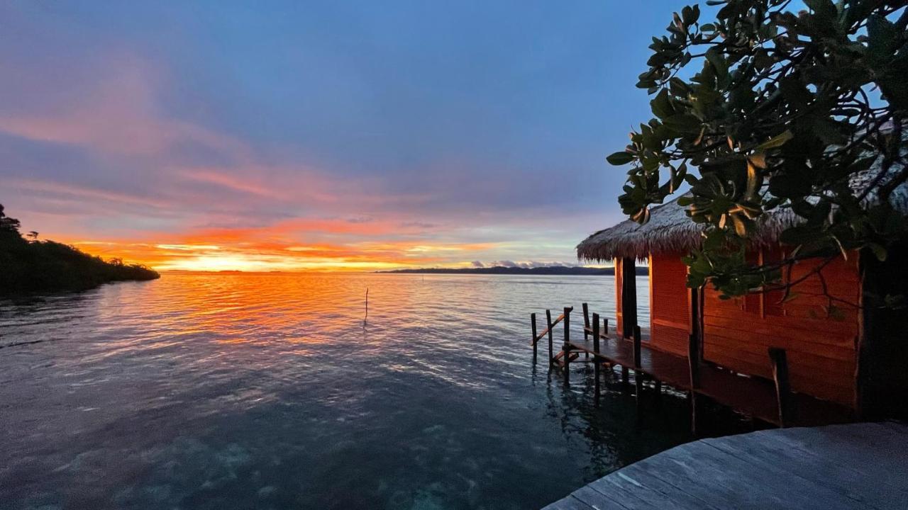 Nyande Raja Ampat Hotel Pulau Mansuar Exterior photo