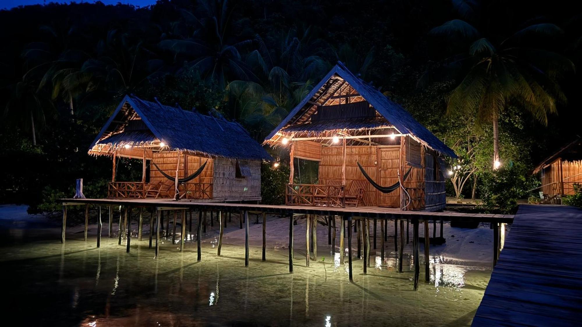 Nyande Raja Ampat Hotel Pulau Mansuar Exterior photo