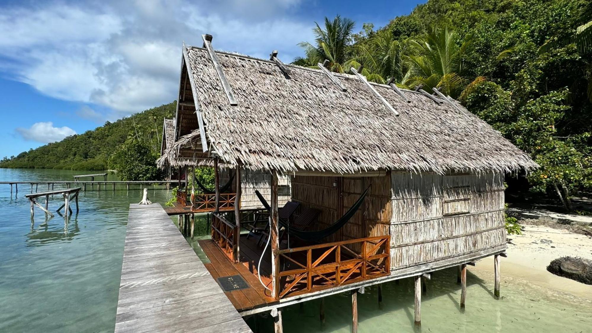 Nyande Raja Ampat Hotel Pulau Mansuar Exterior photo